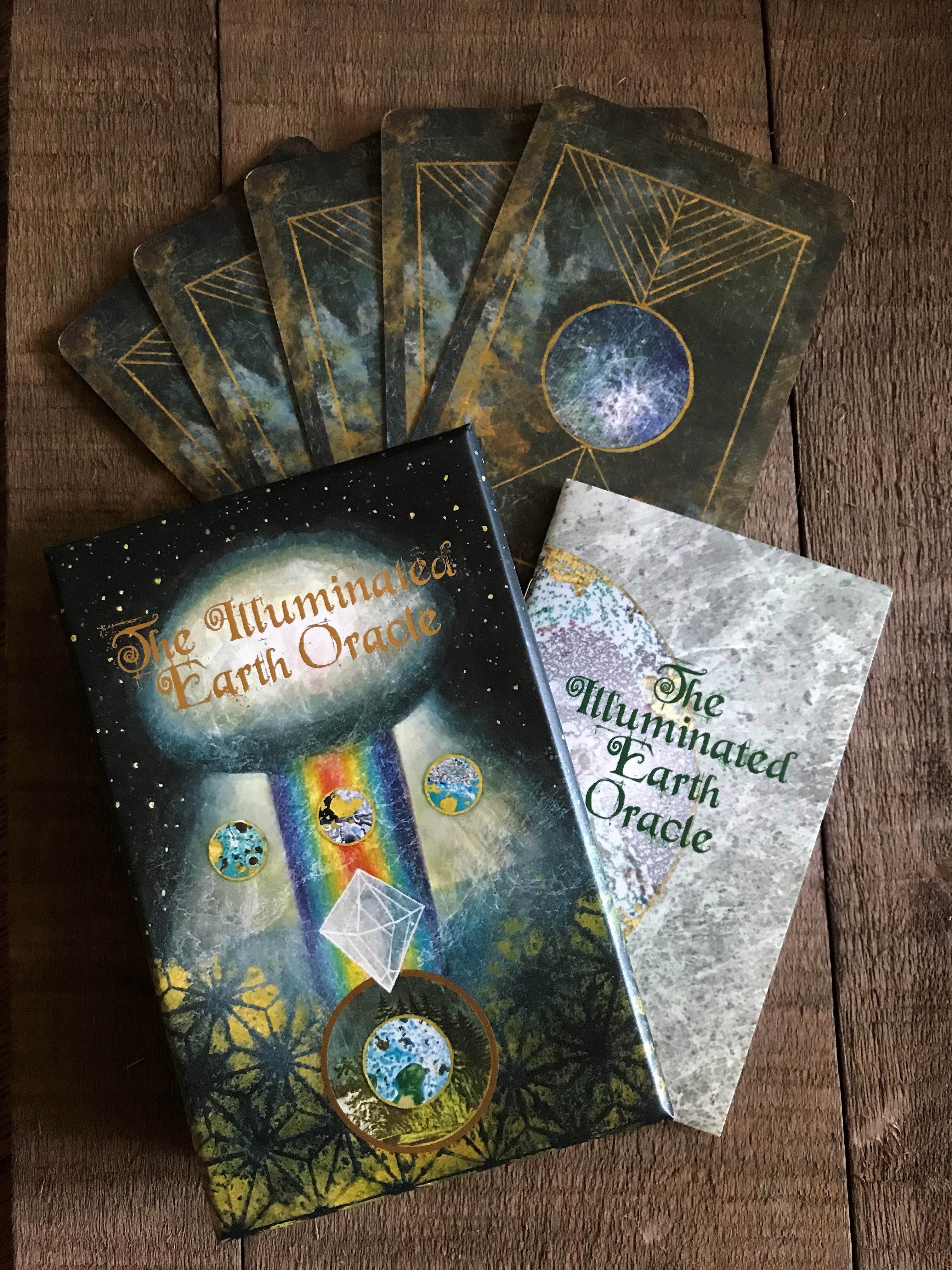未開封　新品　正規品　the illuminated earth oracle The Illuminated Earth Oracle Card Deck | Claire Mack Fine Arts